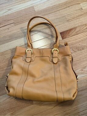 Vintage Dooney & Burke Classic Tan Leather Tote Shoulder Bag. Never used